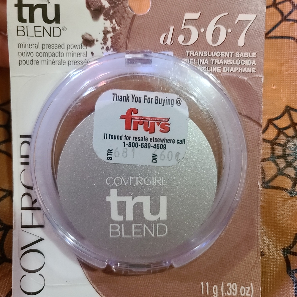 True Blend mineral pressed powder 567